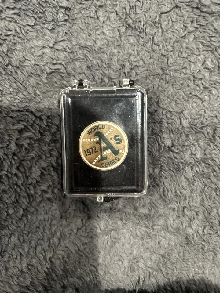 1972 Baseball Oakland Athletics World Series Press Pin Button Reggie Jackson Foto 1 de 1