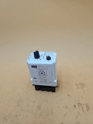 Dayton 5WMK2 Timer Relay with 1981C Socket Base - Image 1 of 4
