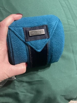 Envolturas de polo Equestrian Stockholm Aurora azul Foto 1 de 4