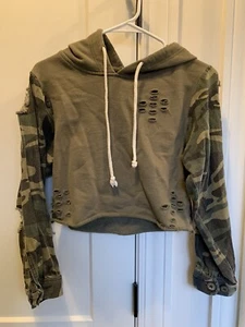 Dance&Marvel GIRLS S Crop-top Hoodie sweatshirt green camo Distressed Holed top - Picture 1 of 11