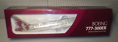 Qatar Airways - Boeing 777-300ER A7-BAA - Model Scale 1/200 - Photo 1/2