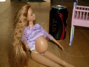 [BARBIE BRAND] Pregnant Barbie Midge and Baby, #1985 yr. + EXTRA ITEMS - Picture 1 of 11