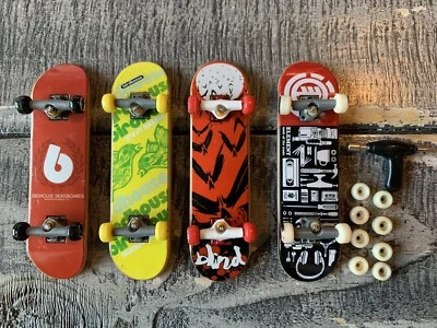 Tech Deck Tony Hawk Birdhouse elemento ciego diapasón monopatín conjunto de colección Foto 1 de 3