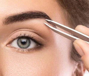 Professional Stainless Steel Slanted Eyebrow Tweezer for Precision Hair Removal - Picture 1 of 2