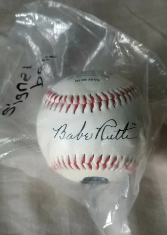 New York Yankees Babe Ruth Facsimile Signature Baseball NIP Cover