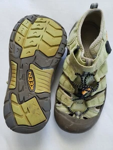 Keen kids Newport H2 Size 2 Closed Toe Water Sandal, footwear sandals Green Unis - Picture 1 of 12