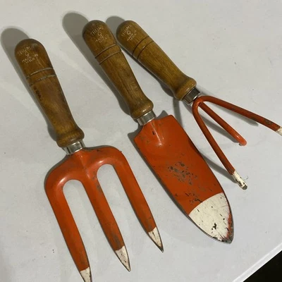 1950's TRUMP Made in USA 10" Steel Hand Fork Hoe Wood Handle Gardening Tool SET - Image 1 of 4