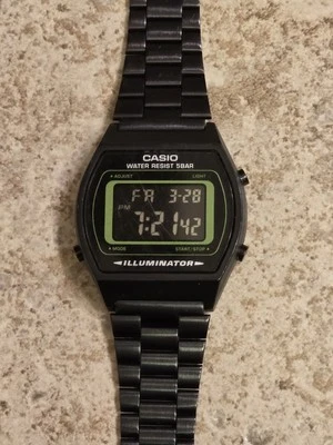 Casio 3294 Black/Green Illuminator Digital Watch B640W UNISEX ( WORKING ) - Image 1 of 4