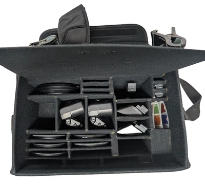 Nikon R1C1 Wireless Macro Speedlight System TTL Macro Flash Kit w/ Case + Extras - Image 1 of 4