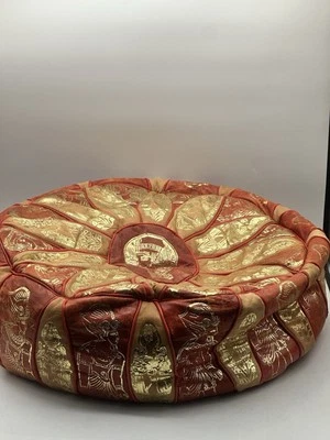 Taburete almohada meditación asiento piso estilo egipcio cuero rojo y dorado vintage Foto 1 de 4