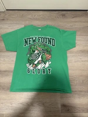 Camiseta vintage New Found Glory grande para hombre. Baloncesto - Tema cocodrilo - Verde Foto 1 de 4
