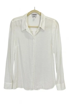 Женская текстурированная белая рубашка Express Slim Fit на пуговицах размер M с длинным рукавом - Изображение 1 из 4