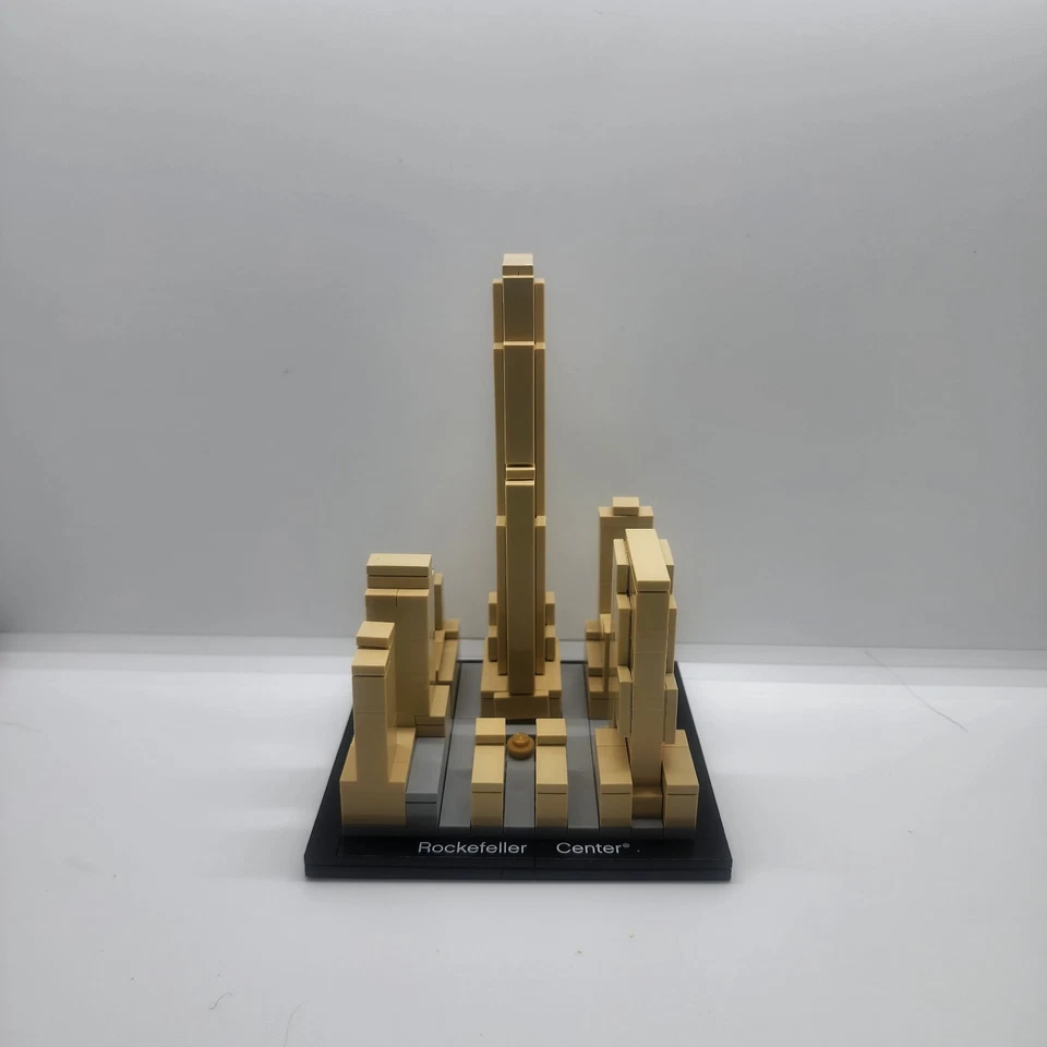 LEGO ARCHITECTURE: Rockefeller Center (21007) - Image 1 of 1