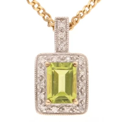 9Carat Yellow Gold Peridot & Diamond Cluster Pendant (9x17mm) & 16" Curb Chain - Image 1 of 4