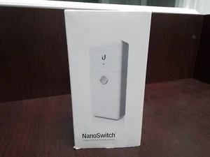 ubiquiti Nano Switch Outdoor 4 Port Poe Pass-through Switch N-SW - Picture 1 of 3
