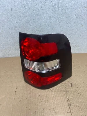 Luz trasera derecha lado pasajero Ford Explorer 2006 a 2010 OEM M7143 DW Foto 1 de 4