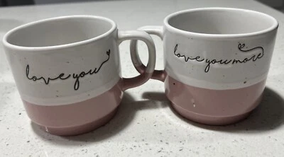Belle Maison 'Love You' Love You More', tazas de gres de cerámica con escritura rosa blanco Foto 1 de 4