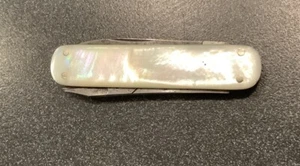 VINTAGE COLT RIUN POCKET KNIFE, MOTHER OF PEARL GRIPS - Picture 1 of 13