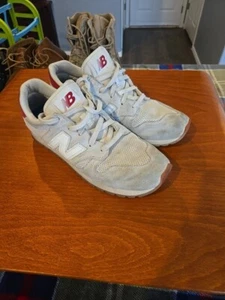 New Balance 520 Mens Shoes Suede Beige Size 9.5 U520EB - Picture 1 of 6