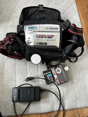 Panasonic NV-VZ1 Kamera  VHS-C   - Bild 1 von 4