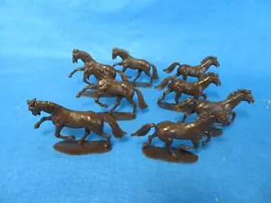 Airfix 1/32nd scale Cavalry Horses 8 in 2 poses out of Production, No Saddles - Picture 1 of 3