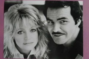 X185 Pressefoto - Burt Reynolds, Goldie Hawn - Zwei dicke Freunde (1982) #3 - Foto 1 di 2