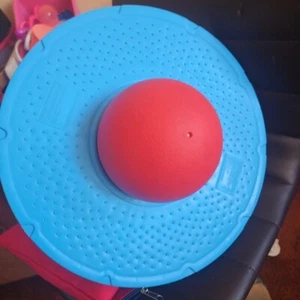 Giga Hopper Moon 2015 rot und blau Spielzeug Hüpfspielzeug - Bild 1 von 5