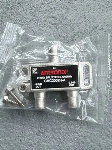 2-Way Horizontal Splitter 3.5dB 5-1002 MHz CMC2002H-A - Picture 1 of 2
