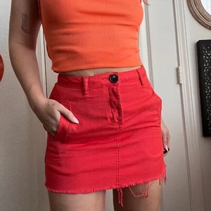 Urban Outfitters BDG roter Mini Cargo Cut Off Rock Gr. XS - Bild 1 von 3