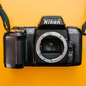 Nikon F-601 QD πΈ 35mm Auto SLR Film Camera β
Works + WARRANTY - Picture 1 of 5