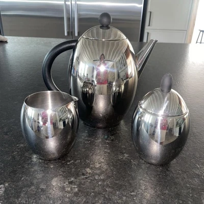 3 Pc Stainless Steel Teapot Set W Cream & Sugar Pot Chrome & Black Art Deco Vtg - Imagem 1 de 4