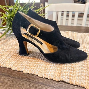 Larry Stuart Collection Black Suede Heels Buckle Pumps Made in Italy 7.5M - Picture 1 of 10