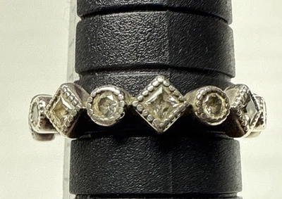 Anillo Pandora Atractivo Brillante Princesa 190943 Múltiple Circonita cúbica Talla 5.25 Leer Foto 1 de 4