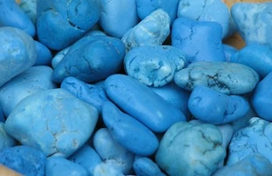Turquenite Crystal Tumble Stone 1 Piece Tracked Postage Blue Bubblegum - Imagen 1 de 4