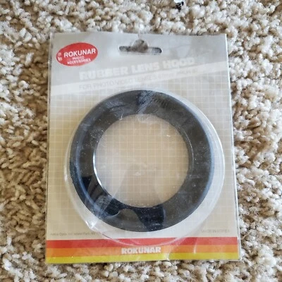 67MM RUBBER LENS HOOD W/UV FILTER - Image 1 of 3