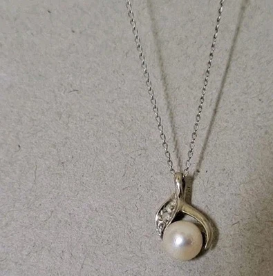 Collar de perlas de oro blanco de 14K de 20" con mini diamante Foto 1 de 4