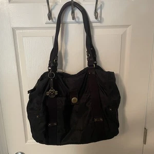 Bolso de hombro Kipling Janice de cuero de nailon negro de colección con dije de mono - Imagen 1 de 16
