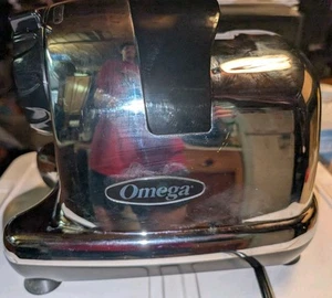 Omega Professional Juicer J8008C With Bowl Presser Juice Screen Extras +++ - Picture 1 of 19