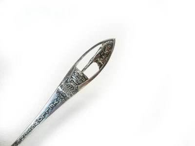 Cuchara de recuerdo de plata de ley de Yellowstone Park Foto 1 de 4