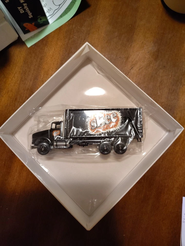 Winross Slice Soda Diecast 1/64 Scale Straight Truck Vintage New In Box - Image 1 of 1