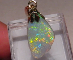 Schwarzopal Anhänger, 4,2 ct. Opal, massiv 14 k Gelbgold - Bild 1 von 10