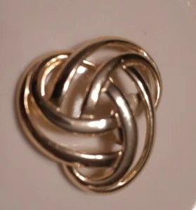 Gold tone Celtic Braid Scarf Clip - Bild 1 von 2