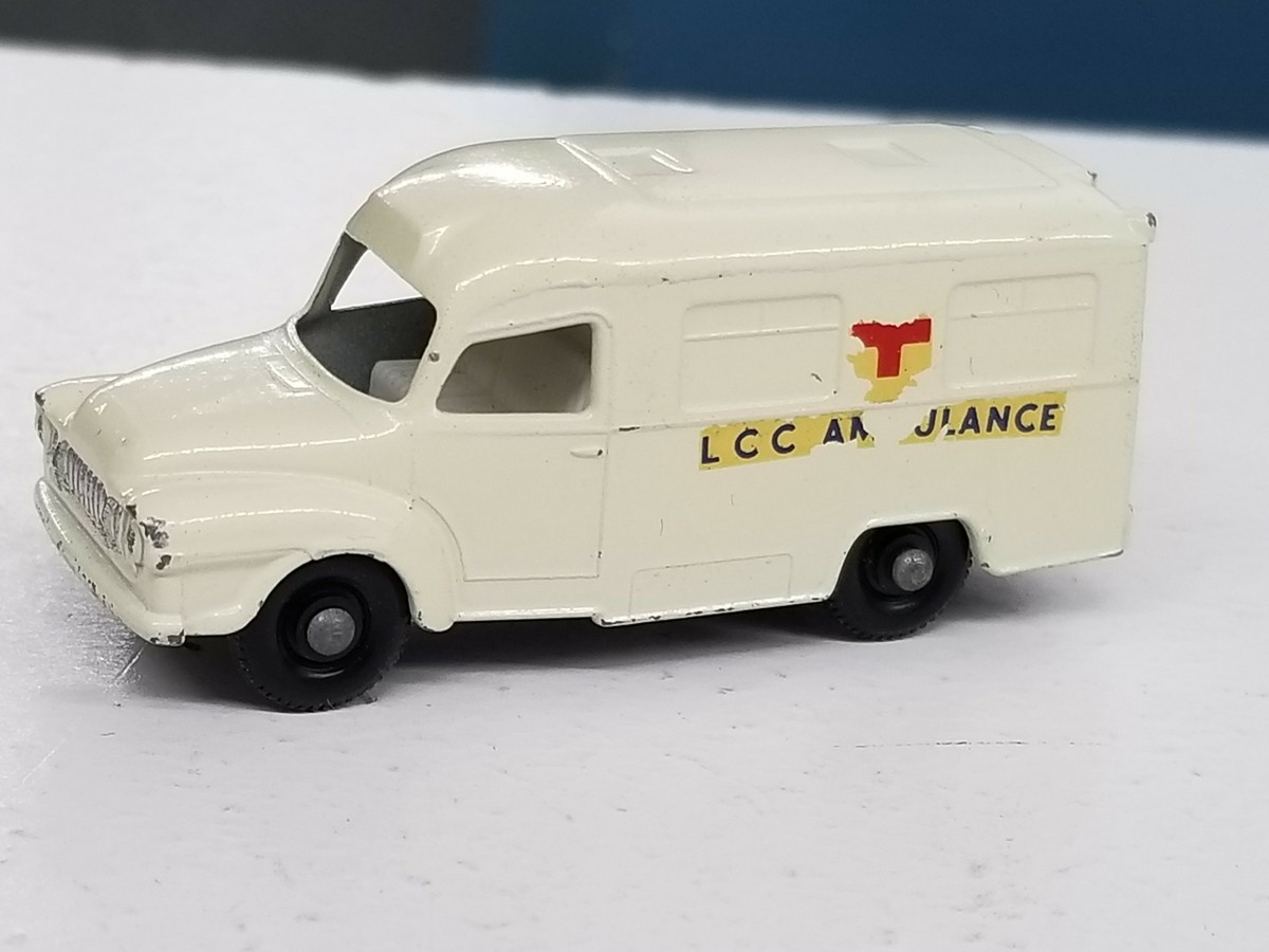 マッチボックス　レズニー　No.14 エッソ 救急車（アンビャランス） マッチボックス レズニー No.14 エッソ 救急車（アンビャランス）