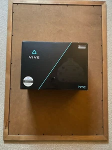 HTC Vive Komplettset - inkl. 2 Controller und Basisstationen - PC VR Headset - Bild 1 von 3