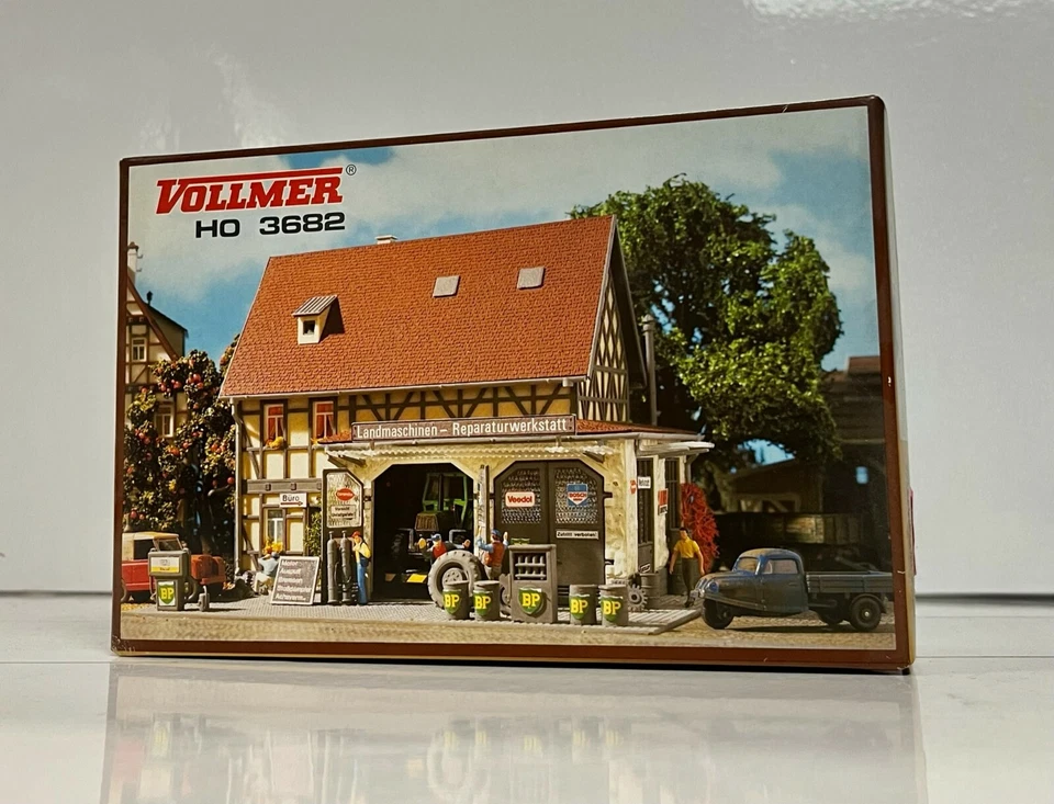 H0 Vollmer 3682 Landmaschinenhandel - fertig gebaut