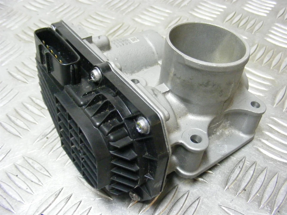 Trident 660 Throttle Body Genuine Triumph 2021-2022 A342 - Image 1 of 4