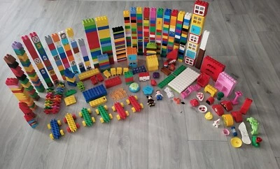 Lote de 450+ Bloques Lego Duplo Figuras Coches Gente Flores Mickey Muebles 10 lb Foto 1 de 4