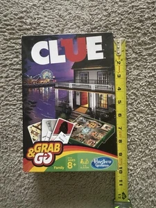 Clue Grab & Go Family Game Hasbro 2014 Original box  - Picture 1 of 5