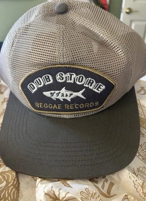 NUEVO CON ETIQUETAS Yeti Dub Store Gorra Snapback Sombrero Feedstore Oliva Oscura Reggae Records Foto 1 de 4