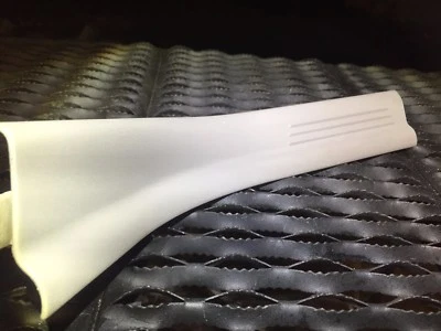 05 06 07 08 09 10 11 VOLVO S40 PORTA TRASEIRA LATERAL DO PASSAGEIRO SOLEIRA PLACA ARRANHÃO FABRICANTE DE EQUIPAMENTO ORIGINAL - Imagem 1 de 4